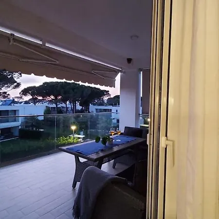 Apartament Sunset Seaside 2br With Large Balcony At San Pietro Gjiri I Lalzit
